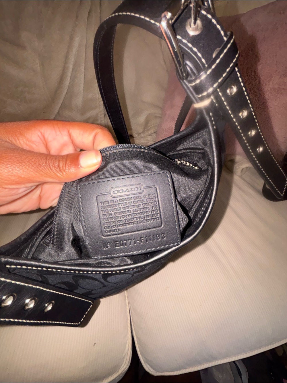 Vintage Coach Hampton Signature Hippie Bag - Picture 8 of 8